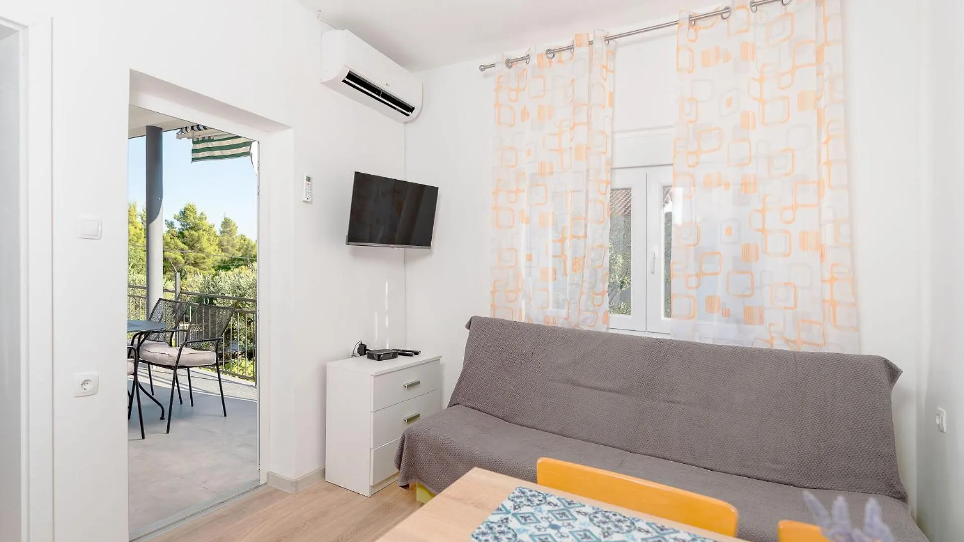 Apartments Lucija Starigrad Paklenica