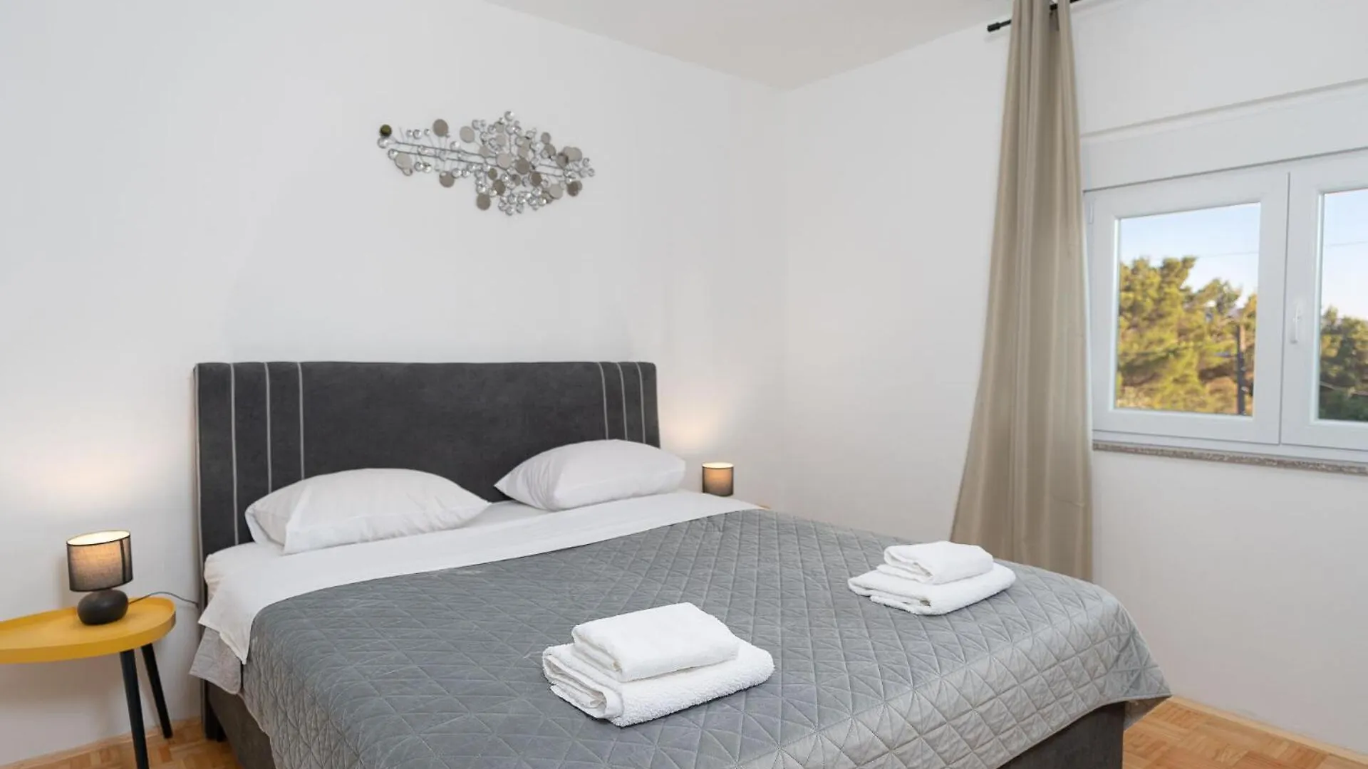 Apartments Lucija Starigrad Paklenica