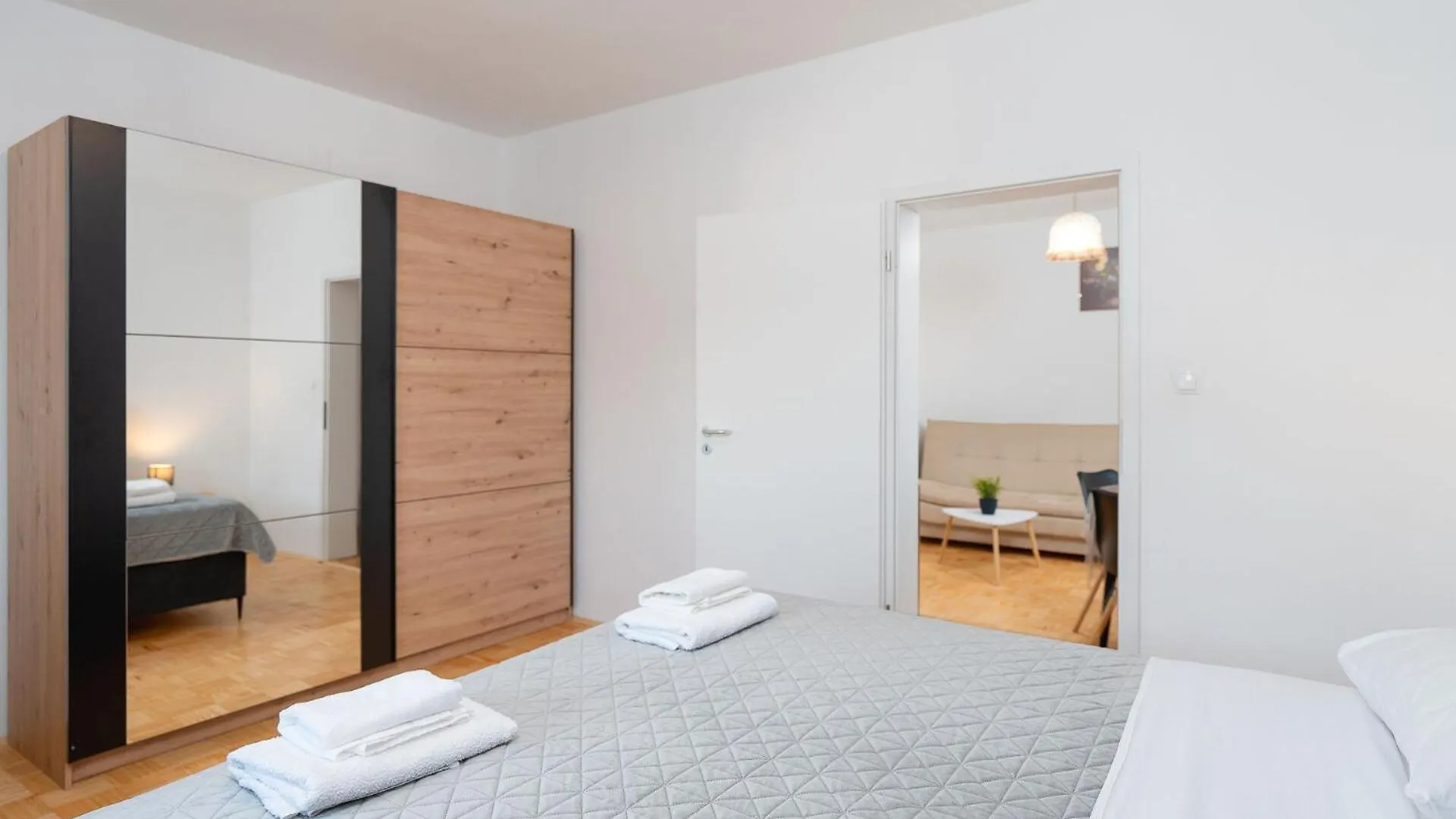 Apartments Lucija Starigrad Paklenica